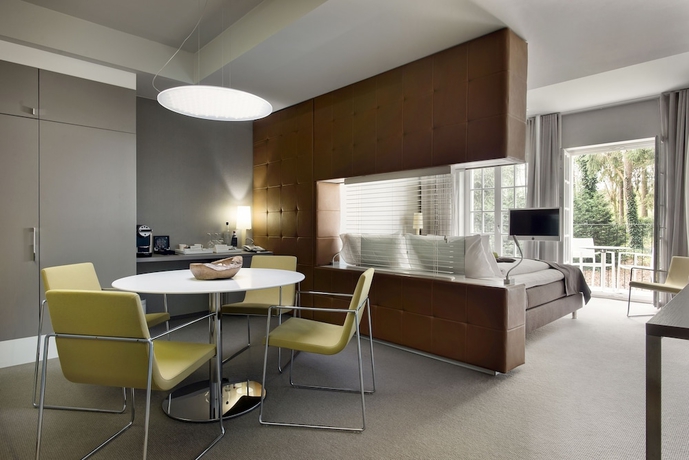 Imagen de la habitación del Hotel Domaine La Butte Aux Bois. Foto 5