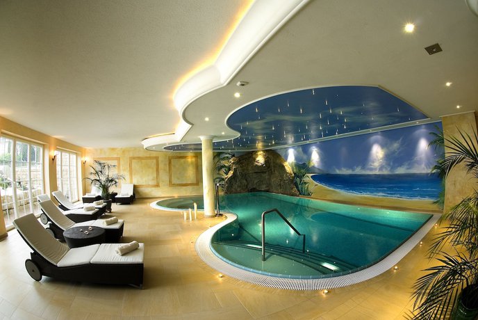 Imagen de la piscina del Hotel Domaine La Forêt. Foto 18