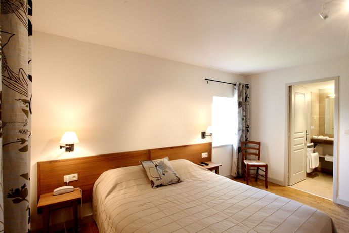 Imagen de la habitación del Hotel Domaine Les Méjeonnes. Foto 8