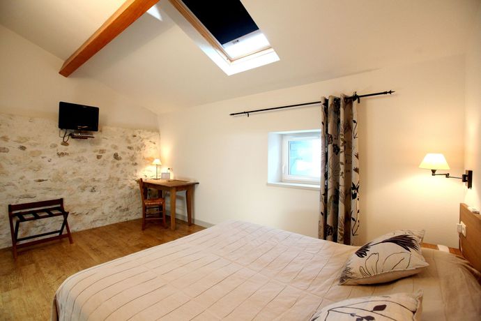 Imagen de la habitación del Hotel Domaine Les Méjeonnes. Foto 10