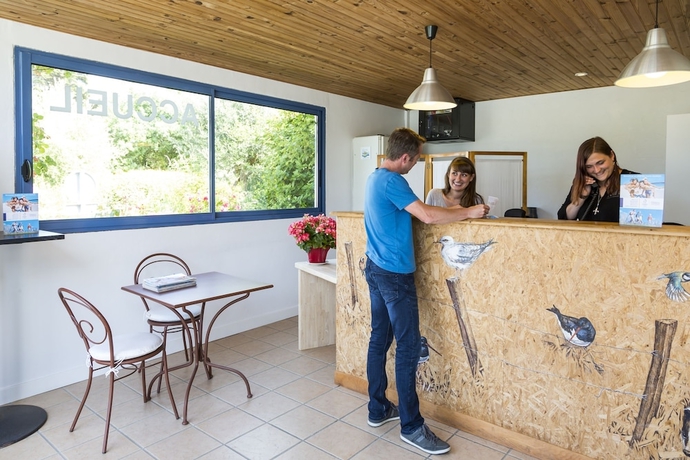 Imagen de los interiores del Hotel Domaine R&eacute;sidentiel de Plein Air Odalys Le Port de la Chaine. Foto 13