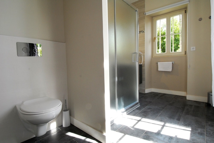 Imagen de la habitación del Hotel Domaine de Bayeux. Foto 12