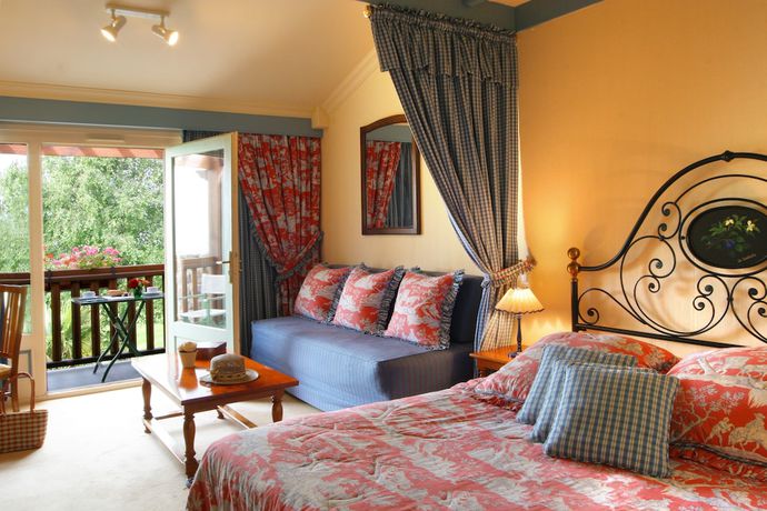 Imagen de la habitación del Hotel Domaine de Falgos Golf and Spa. Foto 2