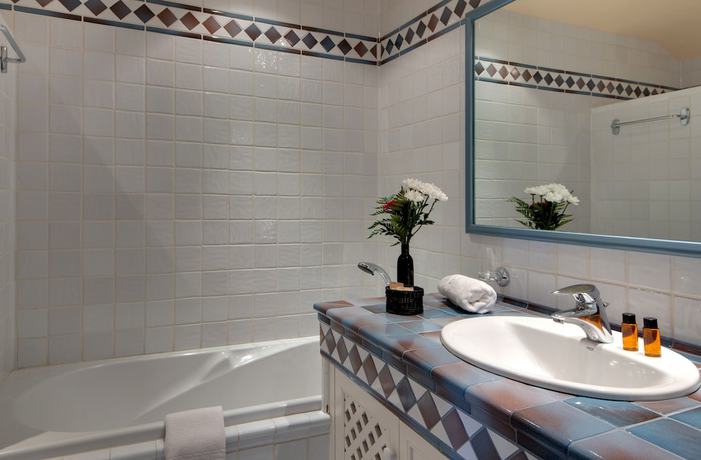 Imagen de la habitación del Hotel Domaine de Falgos Golf and Spa. Foto 5