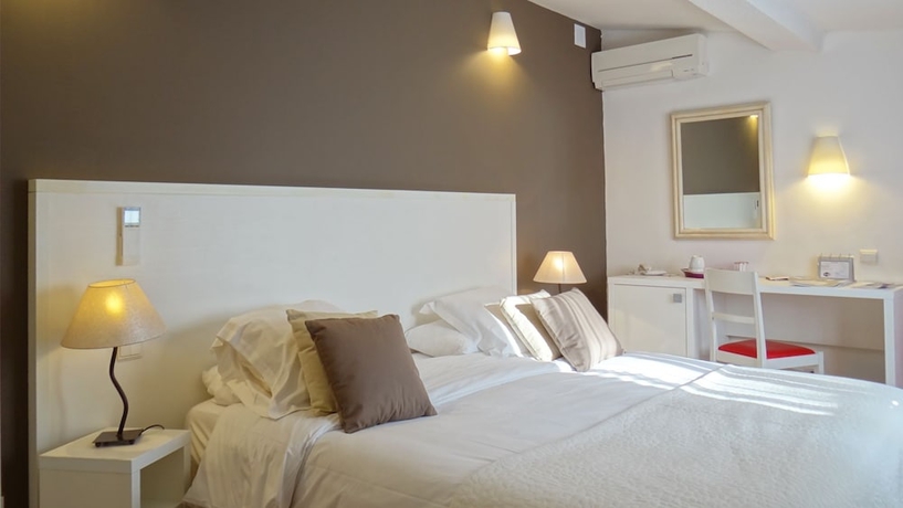 Imagen de la habitación del Hotel Domaine de l'Oustalia. Foto 5