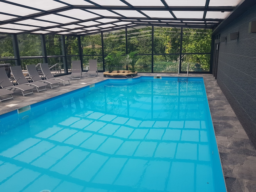 Imagen de la piscina del Hotel Domaine de la Résidence. Foto 17