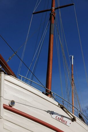 Imagen de la habitación del Hotel Domaine deLocgu&eacute;nol&eacute;. Foto 17