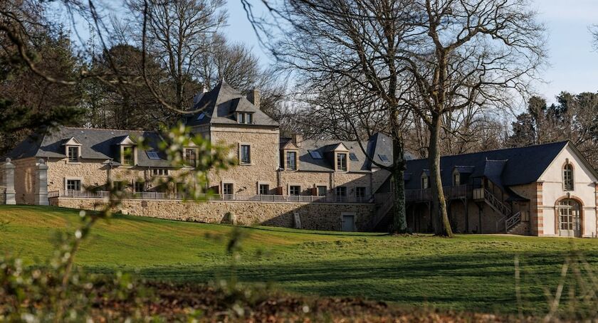 Imagen de la habitación del Hotel Domaine deLocgu&eacute;nol&eacute;. Foto 20