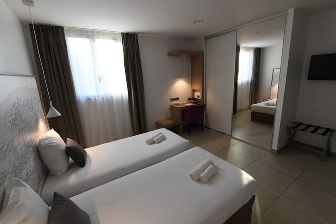 Imagen de la habitación del Hotel Domaine du Cros d'Auzon. Foto 3