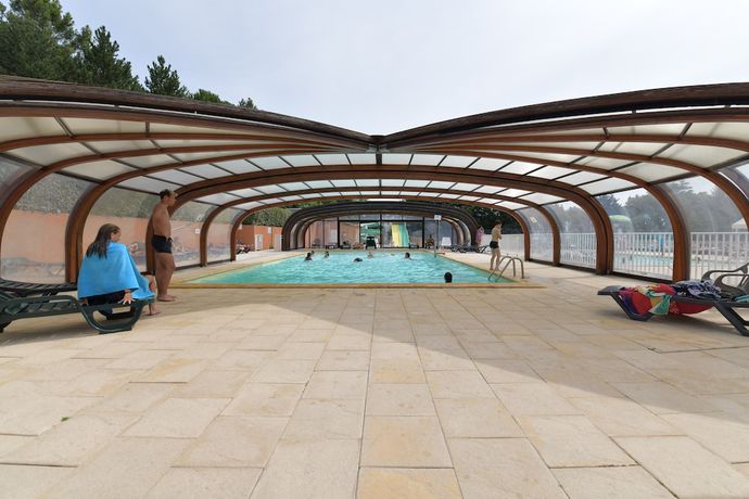 Imagen de la piscina del Hotel Domaine du Cros d'Auzon. Foto 19