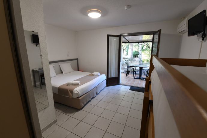 Imagen de la habitación del Hotel Domaine du Cros d'Auzon. Foto 6