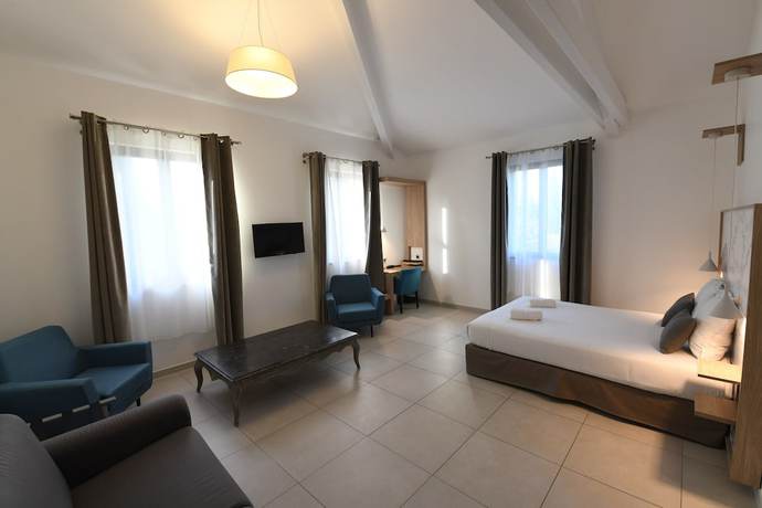 Imagen de la habitación del Hotel Domaine du Cros d'Auzon. Foto 16