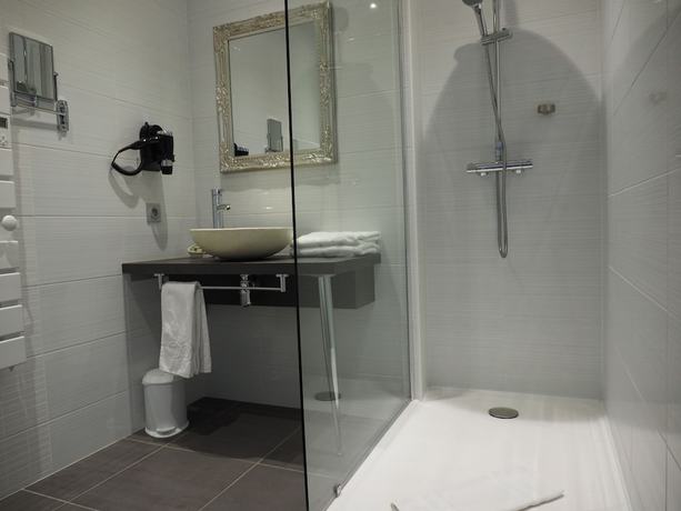 Imagen de la habitación del Hotel Domaine du Revermont. Foto 8
