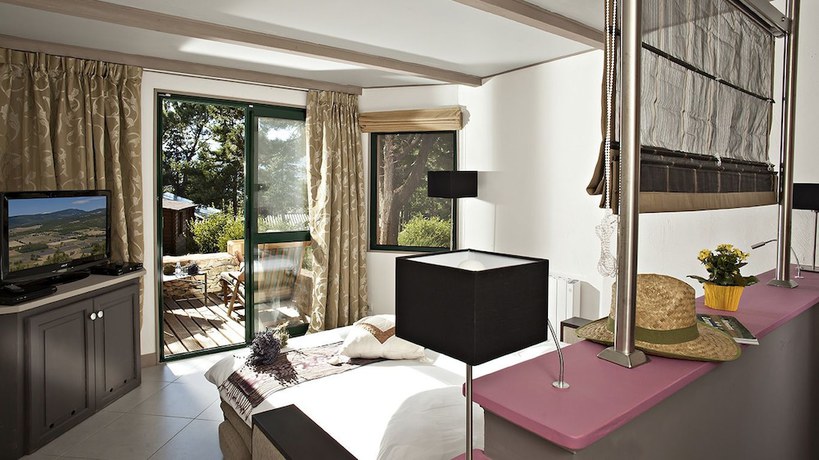 Imagen de la habitación del Hotel Domaine du Val de Sault. Foto 3