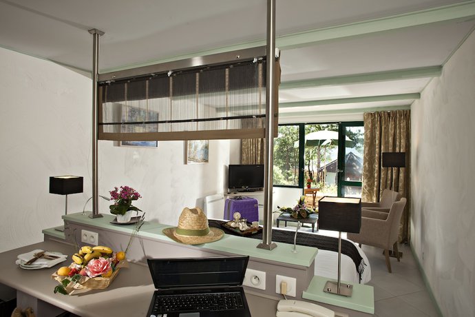 Imagen de la habitación del Hotel Domaine du Val de Sault. Foto 9