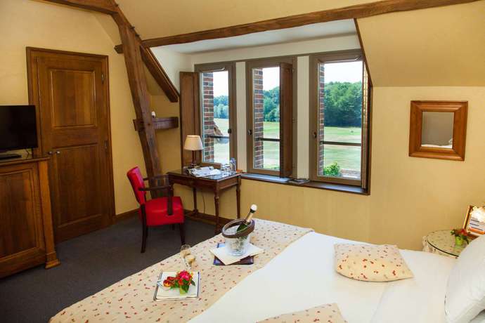 Imagen de la habitación del Hotel Domaine et Golf du Roncemay. Foto 6