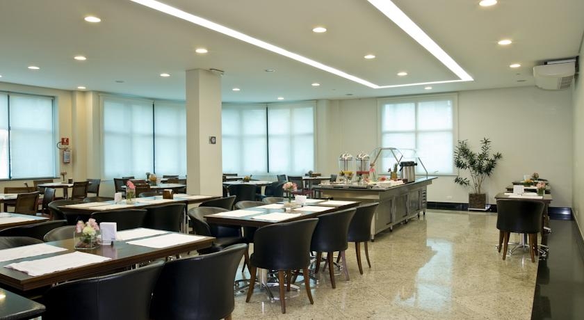 Imagen del bar/restaurante del Hotel Domani. Foto 2