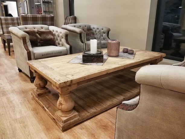 Imagen de los interiores del Hotel Domb&aring;s. Foto 19