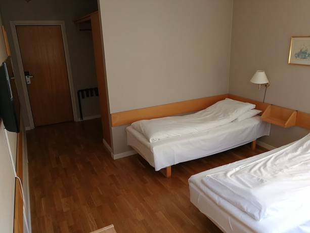 Imagen de la habitación del Hotel Domb&aring;s. Foto 17