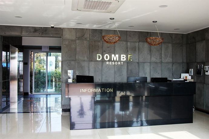 Imagen de los interiores del Hotel Dombe Resort. Foto 14
