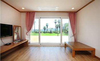 Imagen de la habitación del Hotel Dombe Resort. Foto 6