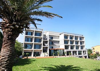 Imagen de los exteriores del Hotel Dombe Resort. Foto 11
