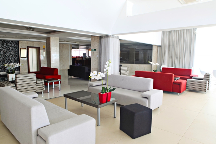 Imagen de los interiores del Hotel Dome Beach Marina and Resort. Foto 9