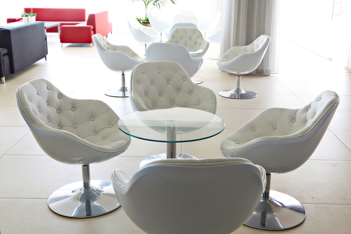 Imagen de los interiores del Hotel Dome Beach Marina and Resort. Foto 11