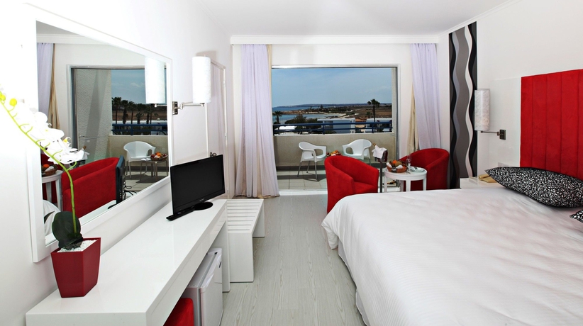 Imagen de la habitación del Hotel Dome Beach Marina and Resort. Foto 4