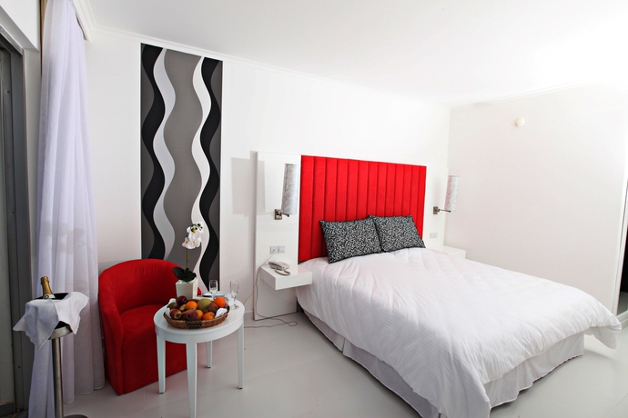 Imagen de la habitación del Hotel Dome Beach Marina and Resort. Foto 5