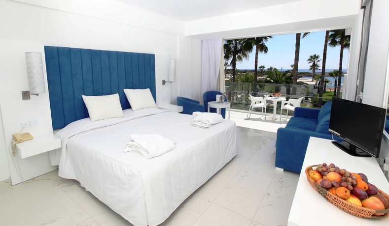 Imagen de la habitación del Hotel Dome Beach Marina and Resort. Foto 7