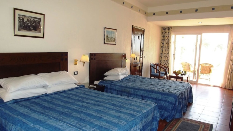 Imagen de la habitación del Hotel Dome Marina and Resort. Foto 8