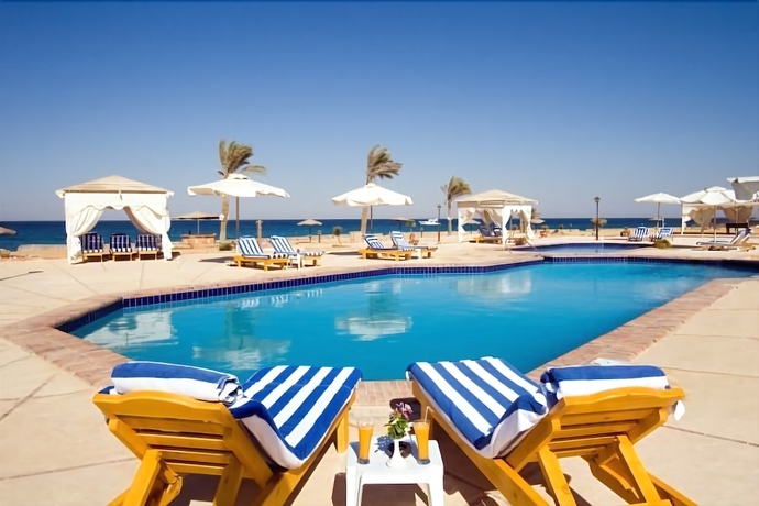 Imagen de la piscina del Hotel Dome Marina and Resort. Foto 18