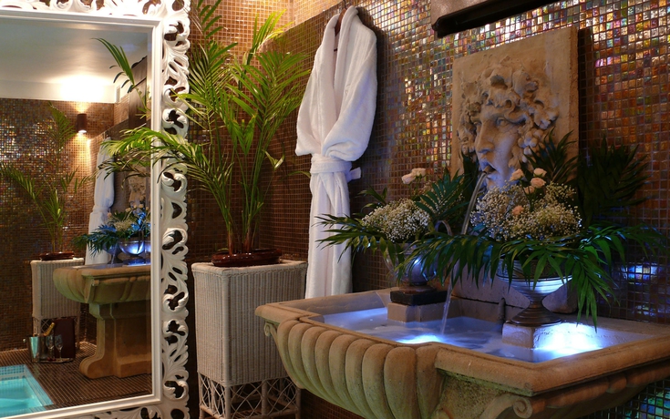 Imagen de la piscina del Hotel Domenii Plaza By Residence Hotels. Foto 15