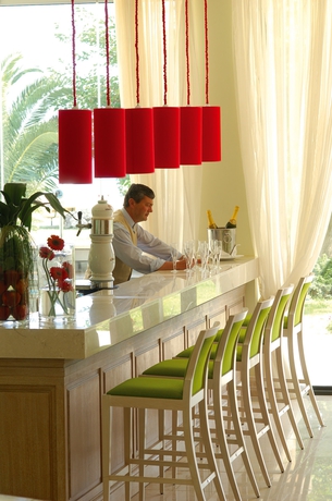 Imagen del bar/restaurante del Hotel Domes Aulūs Zante - All Inclusive - Autograph Collection. Foto 3