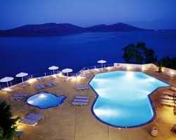 Imagen de la piscina del Hotel Domes Aulus Elounda Resort, Curio Collection by Hilton. Foto 10