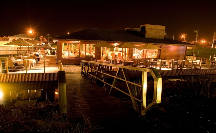 Imagen del bar/restaurante del Hotel Domes Lake Algarve and Residences. Foto 3