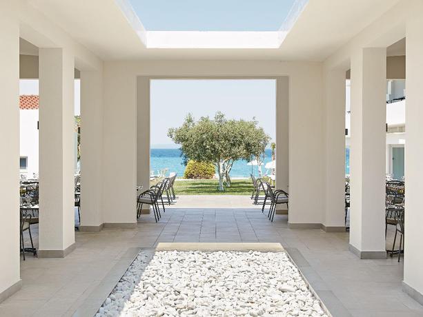 Imagen del bar/restaurante del Hotel Domes Noruz Kassandra - Adults Only, Halkidiki. Foto 6