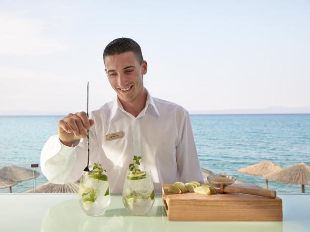 Imagen del bar/restaurante del Hotel Domes Noruz Kassandra - Adults Only, Halkidiki. Foto 8