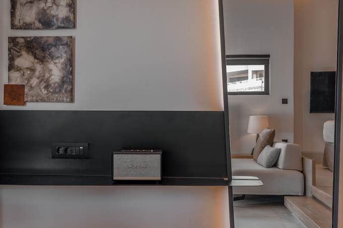 Imagen de la habitación del Hotel Domes Novos Santorini. Foto 8