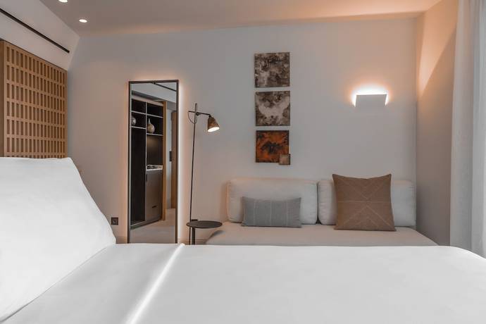 Imagen de la habitación del Hotel Domes Novos Santorini. Foto 10