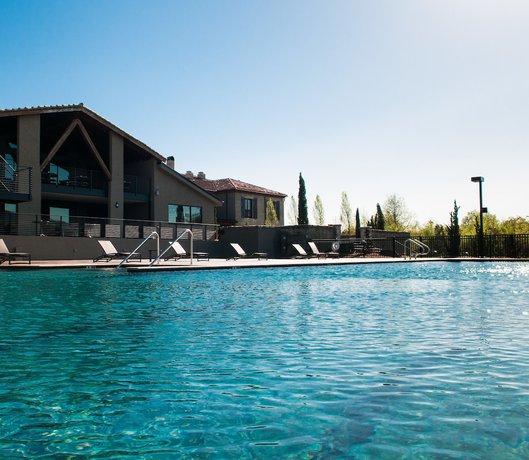 Imagen de la piscina del Hotel Domestique. Foto 20