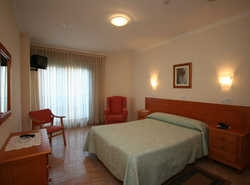 Imagen de la habitación del Hotel Dom&iacute;nguez. Foto 6
