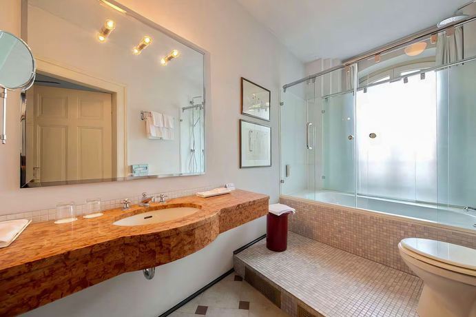 Imagen de la habitación del Hotel Domicil Bonn. Foto 16