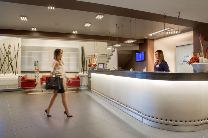 Imagen de los interiores del Hotel Domidea Hotel. Foto 11