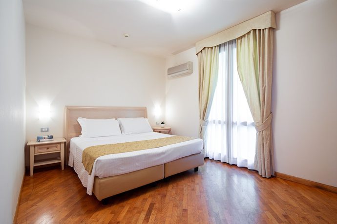 Imagen de la habitación del Hotel Domina Borgo degli Ulivi - Lake Garda. Foto 5