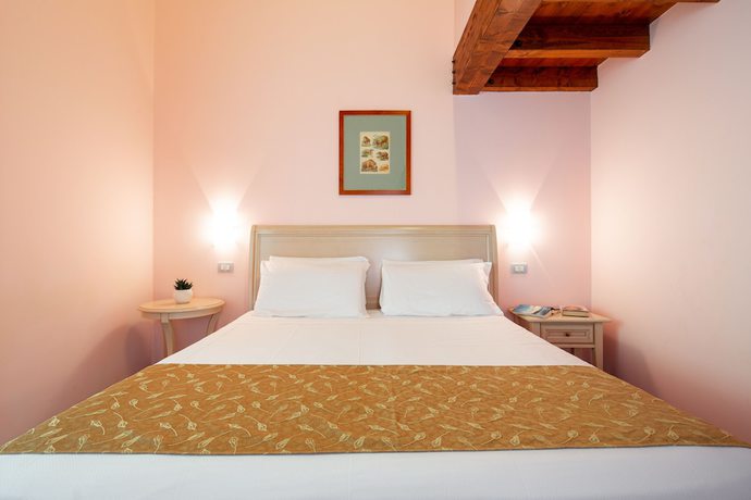 Imagen de la habitación del Hotel Domina Borgo degli Ulivi - Lake Garda. Foto 10