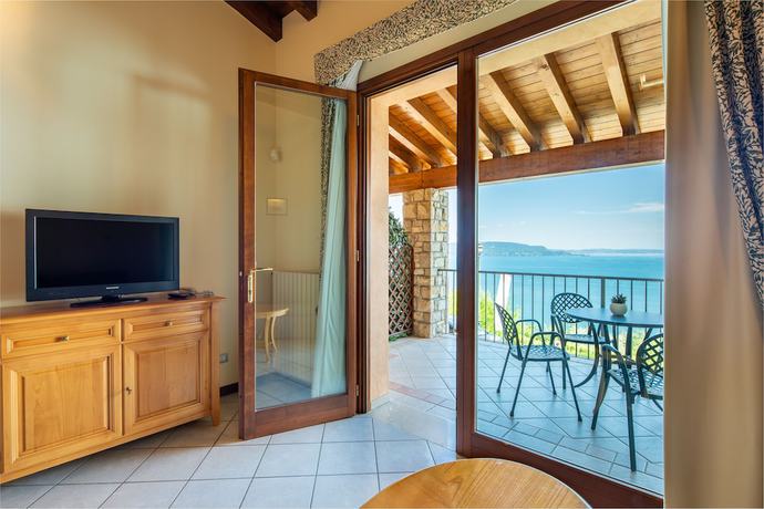 Imagen de la habitación del Hotel Domina Borgo degli Ulivi - Lake Garda. Foto 12