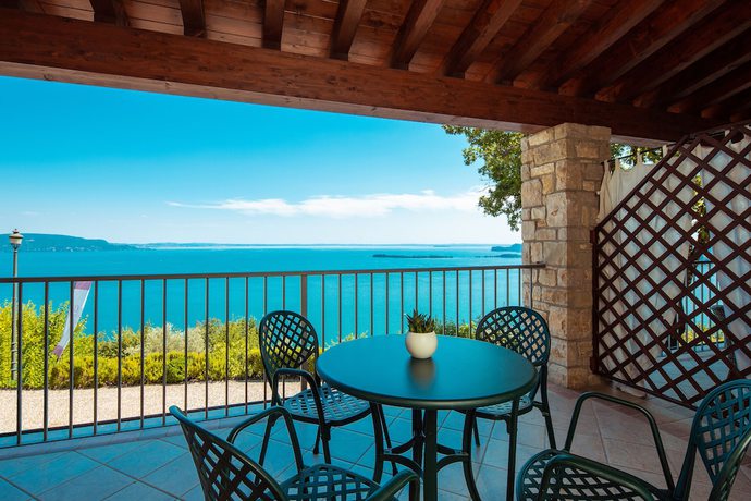 Imagen de la habitación del Hotel Domina Borgo degli Ulivi - Lake Garda. Foto 19