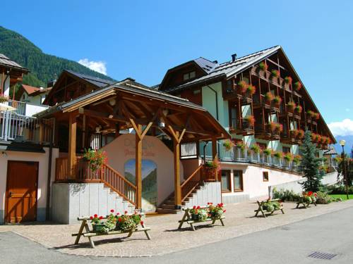 Imagen de la habitación del Hotel Domina Parco Dello Stelvio. Foto 2